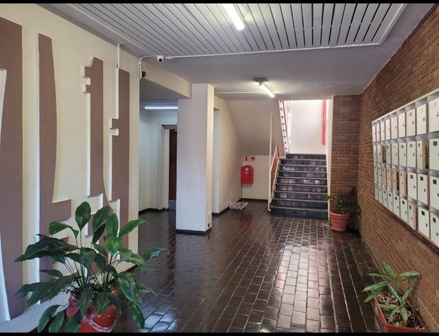 2 BEDROOM FLAT TO LET IN ESSENWOOD